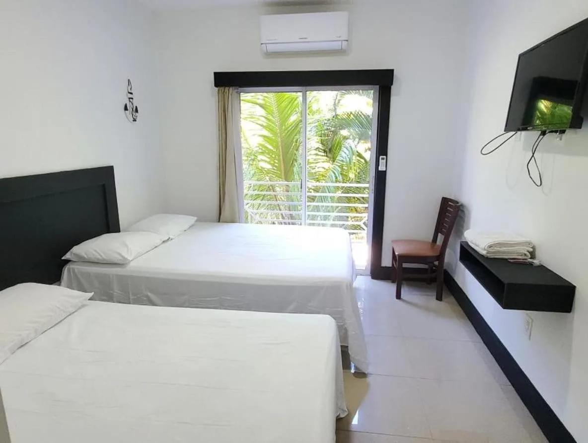 Hotel Marina Roatan ภายนอก รูปภาพ